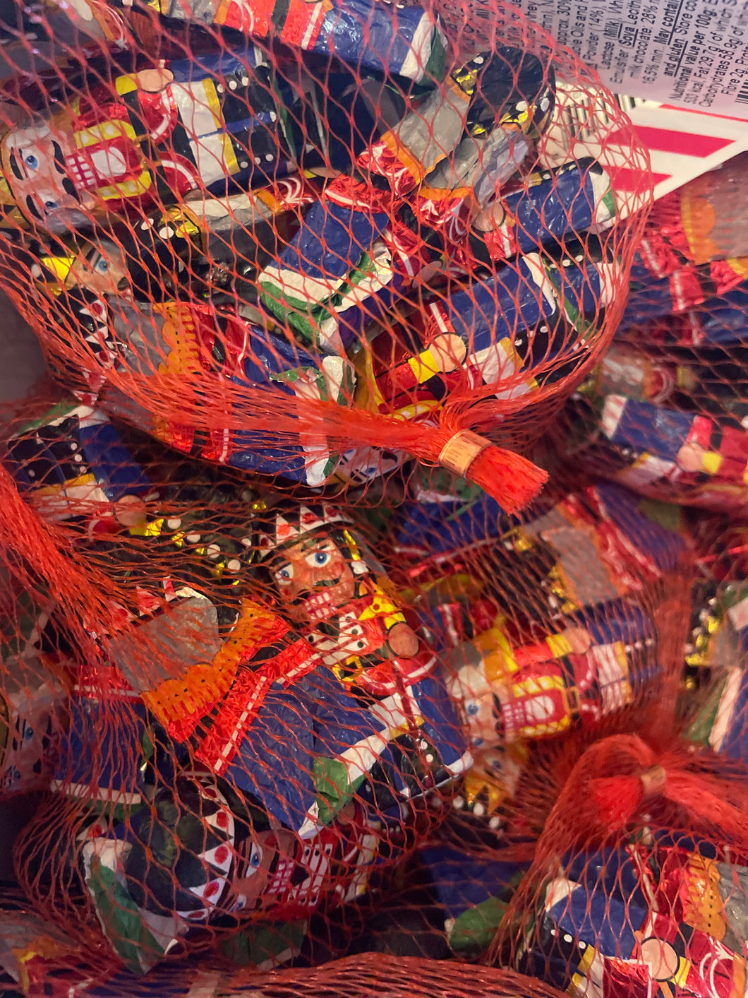 Chocolate Nutrcracker Net 90g