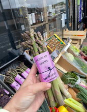 Load image into Gallery viewer, Denhead Farm Scottish Asparagus 250g bunch
