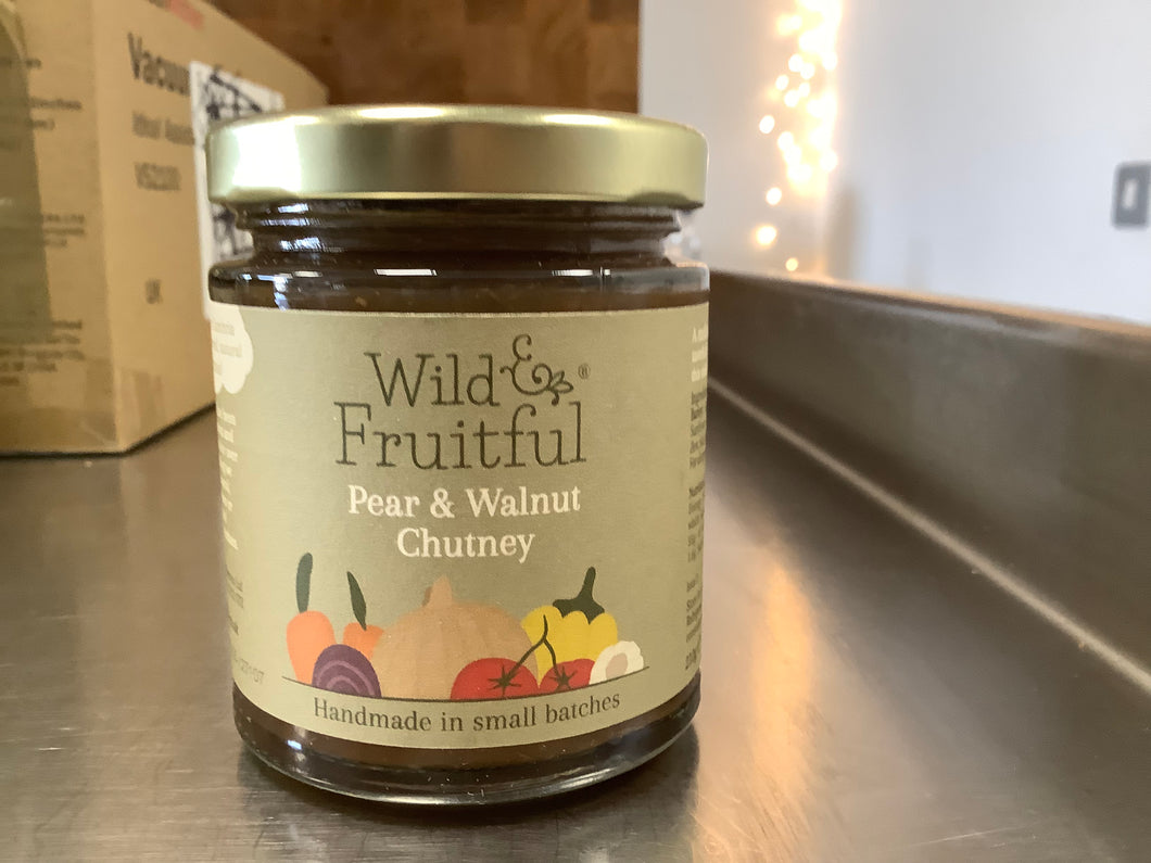 Wild & Fruitful Pear and walnut chutney - 200g